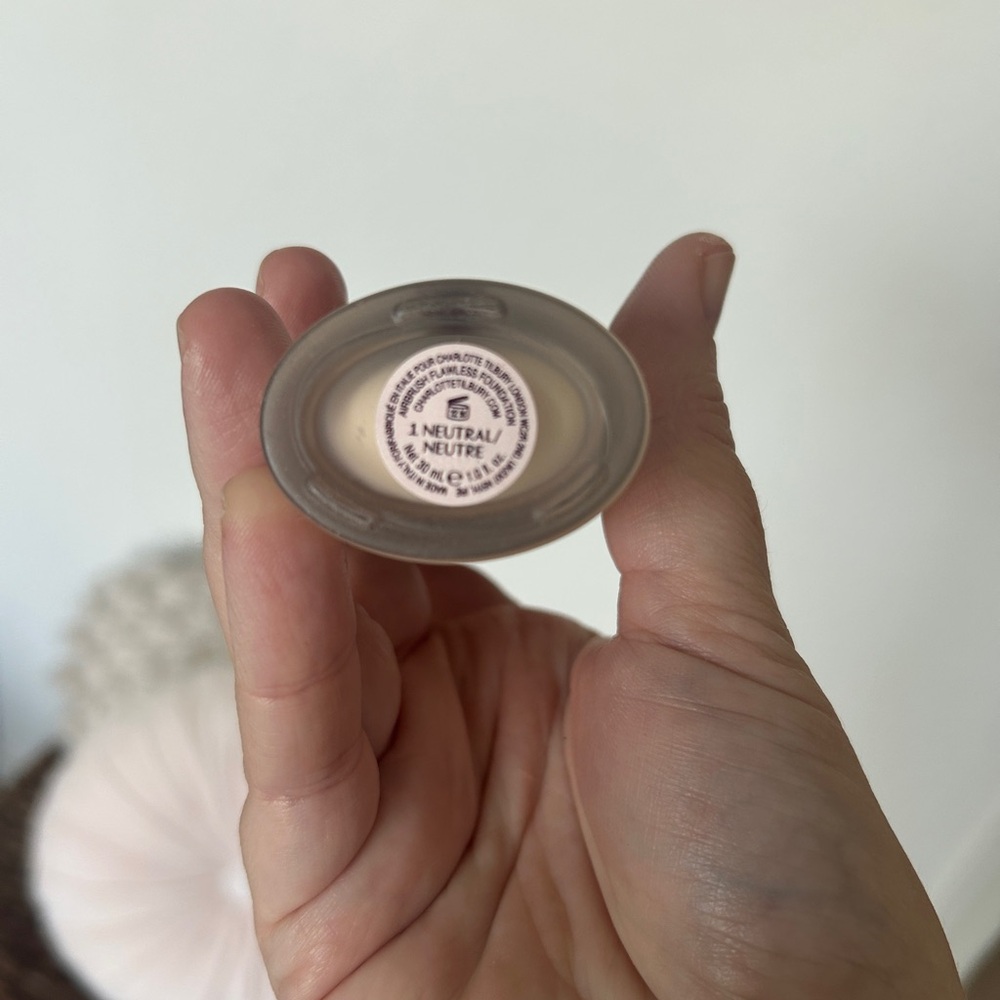 Charlotte Tilbury Airbrush Flawless Foundation in 1 Neutral Shade - Picture 3 of 7